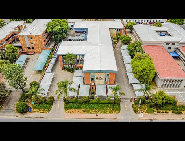 2,489M² OFFICE FOR SALE IN FERNDALE